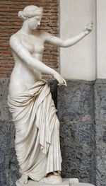 Venus of Capua MAN Napoli Inv6017 n01.jpg
