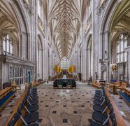 Неф, вид в сторону западного окна