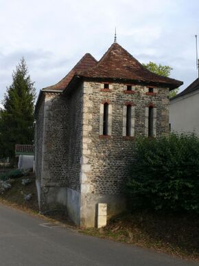 Castétis - pigeonnier.jpg