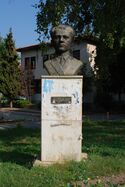 Isa Pelar spomenik.JPG