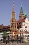 Nürnberg Schöner Brunnen Totale.jpg