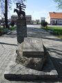 Памятник 700-летию города Пыздры, открытый в 1957 году