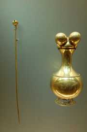 Попоро, золото, относящееся к доколумбовой цивилизации Кимбайя в Андском регионе современной Колумбии, около 300&nbsp;г. н.&nbsp;э.