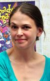 Sutton Foster 2011 (cropped).jpg