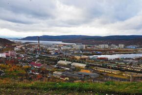 Город Кола с возвышенности.jpg