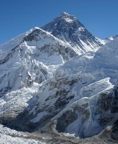 Everest kalapatthar crop.jpg