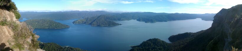 Lake Waikaremoana.jpg