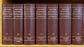Meyers Enzyklopädisches Lexikon im Deutschen Museum.jpg