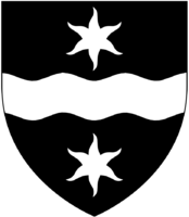 Герб сэра Фрэнсиса Дрейка: «волнообразная перевязь между двумя полярными звёздами — Севером и Югом».