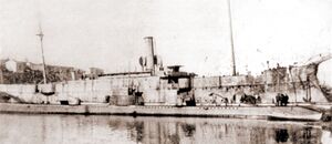 ПЛ Утка у борта Блокшива №9 в Севастополе, 1919 год.jpg