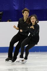 Guo Yuzhu and Zhao Pengkun at the 2017 Junior World Championships - SD.jpg