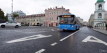 Автобус маршрута М9 на ул. Сретенка в Москве
