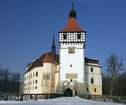 Blatna (CZE) - castle (front).jpg