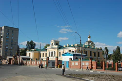 Здание школы-церкви РУЖД.JPG