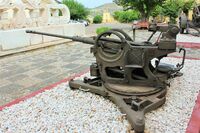 Ametralladora pesada antiaérea 20 mm; mod Flak 38 1943. fija.jpg