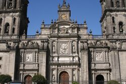 Fachada de la Caterdal de México.jpg
