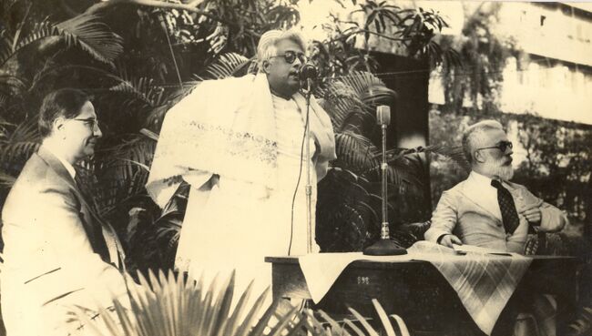 Satyendra Nath Bose, Ronald Aylmer Fisherft and Prasanta Chandra Mahalanobis.jpg
