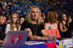 Александр Иванов в жюри на Детской Новой волне 2015.jpg