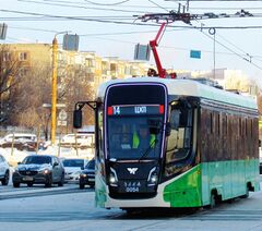 Chelyabinsk tram 71-628-01 (cropped).jpg