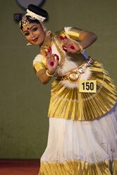 Mohiniyaattam 16.jpg