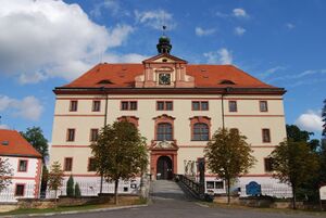 Lnáře - Nový zámek (2).JPG