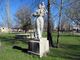 Sculpture in Zheleznodorozhnikov Park (Melitopol).JPG