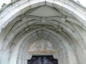 St.Veit - Portal - Madonna 2.jpg