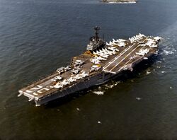 USS Independence (CVA-62) underway at sea, circa in 1971 (NH 97714-KN).jpg