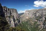Zagori Vikos gorge Oxia towards Vikos.jpg