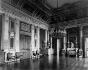 Приемный зал Ново-Михайловского дворца.jpg