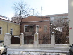 Усадьба Агарёвой флигель во дворе.jpg