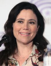 Alex Borstein by Gage Skidmore 4 (retouched).jpg