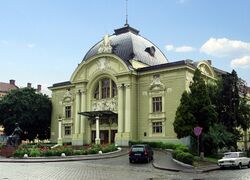 Chern teatr.jpg