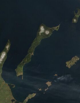 Остров Кунашир. Спутниковый снимок