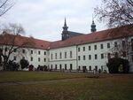 Zahrada kláštera.JPG