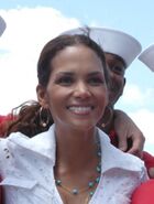 Halle Berry - USS Kearsarge.jpg