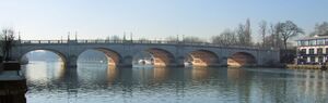 Kingston Bridge, London.jpg