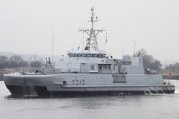 M343 KNM Hinnøy (8643093089).jpg