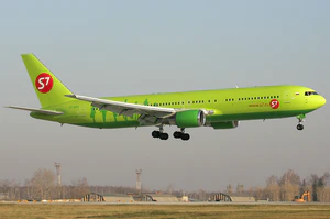 S7 Airlines B767-33AER (VP-BVH) landing at Domodedovo International Airport.jpg