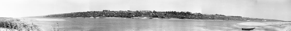 Вид Елатьмы с противоположного берега реки