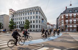 Holmens Kanal Cyclists (15325678721).jpg