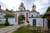 Manastir Vrdnik (29509113984).jpg