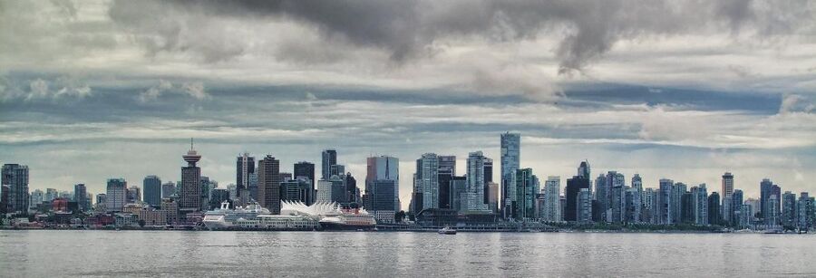 Панорама Ванкувера с Lonsdale Quay