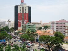 Avenida Amilcar Cabral Luanda March 2013 03.JPG