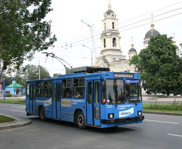 Донецкий троллейбус на фоне Спасо-Преображенского кафедрального собора