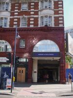 Elephant & Castle stn north entrance.JPG