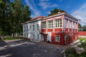 Дом Капарулина (2-я половина XIX в.). Музей Белого озера.jpg