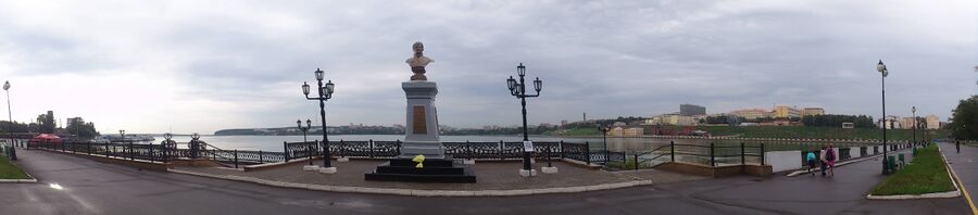 Панорама пруда и плотины