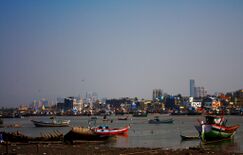 Madh Jetty.jpg