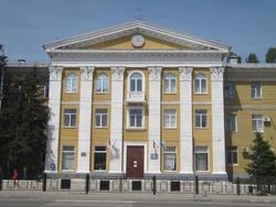 Здание административное средняя часть пр Энтузиастов 20 Саратов.jpg